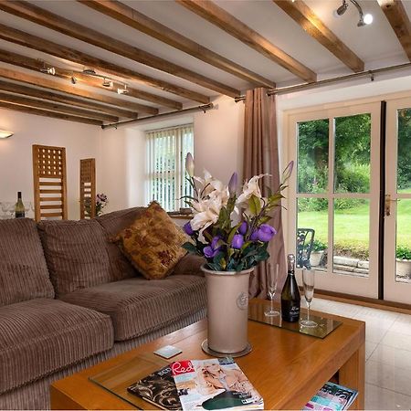 Finest Retreats - The Cottage - Luxury 1 Bed Cottage Rhydymwyn Exterior foto